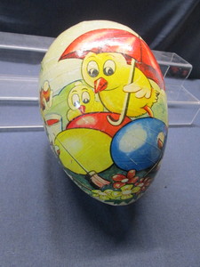 lot 14 image: German Vintage XL Paper Mache Egg
