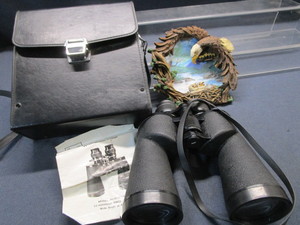 lot 20 image: Sears Wide Angle Binoculars, Eagle Plate