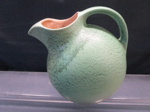 lot 23 image: Vintage Rumrill Ball Pitcher