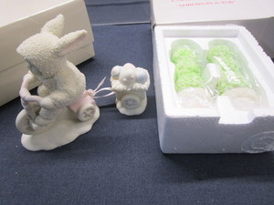lot 33 image: Snowbunnies Bunny Express, Shrubs in a Tub