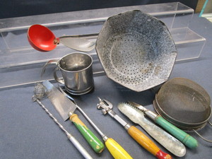 lot 38 image: Graniteware & Vintage Kitchenwares