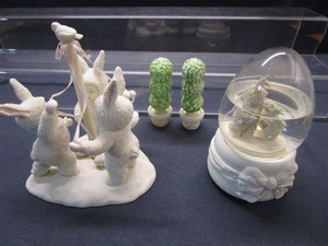 lot 111 image: Snowbunnies Tra La La, Shrubs, Lets Play