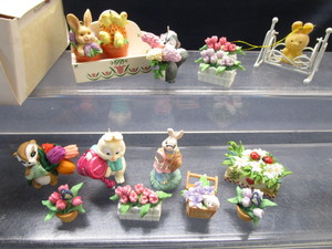 lot 121 image: Mini Easter Decorations
