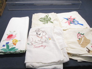 lot 125 image: New Tea Towels, Used Dish Towels