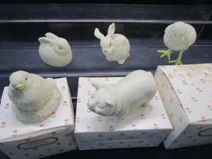 lot 129 image: Snowbunnies Chicks & Rabbit