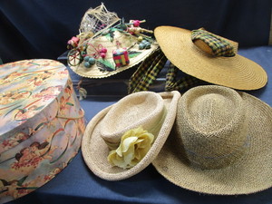 lot 78 image: Vintage Hats & Hat Box