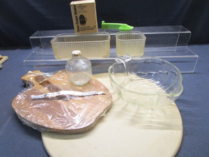 lot 85 image: Pizza Stone, P.Chef, Tupperware