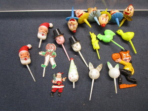 lot 92 image: Vintage Cake Toppers