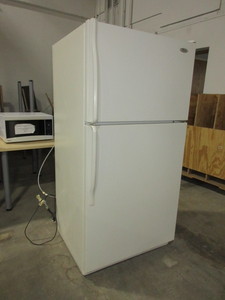 lot 501 image: WHIRLPOOL REFRIGERATOR FREEZER