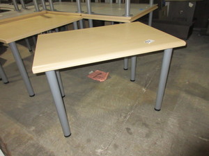 lot 506 image: LAMINATE TOP TABLES WITH METAL LEGS AND BEVELED EDGE