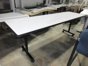 lot 512 image: LAMINATE TOP FOLDING TABLES