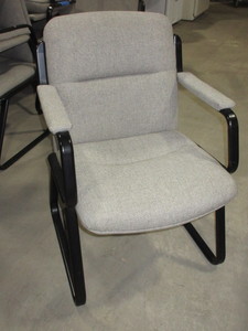 lot 535 image: HON, SLED BASE, UPHOLSTERED RECEPTION CHAIRS
