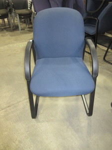 lot 536 image: HON, SLED BASE, UPHOLSTERED RECEPTION CHAIRS