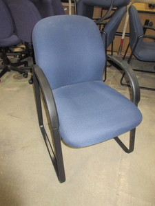 lot 537 image: HON, SLED BASE, UPHOLSTERED RECEPTION CHAIRS