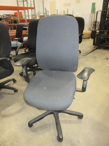 lot 551 image: TEKNION, AMICUS, SYNCHRO TILT, HIGH BACK OFFICE CHAIRS