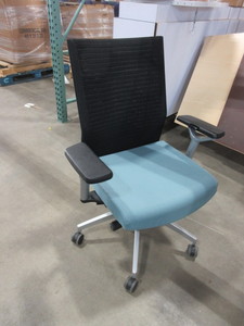 lot 555 image: SIT ON IT SEATING, SONA, EXECUTIVE CONFERENCE CHAIRS