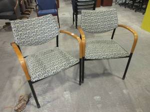lot 565 image: GUNLOCKE RECEPTION CHAIRS
