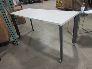 lot 611 image: ROLLING OFFICE TABLE