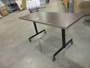 lot 587 image: KIMBALL, TRAINING TABLES WITH CASTERS