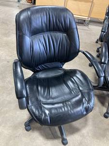 lot 622 image: TIFFANY INDUSTRIES HIGH BACK OFFICE CHAIRS