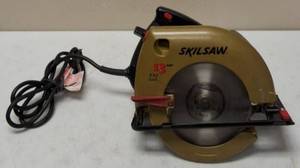 lot 34 image: Skil  Electric Saw