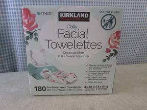 lot 212 image: (F-0) 180 Count Daily Facial Towele...