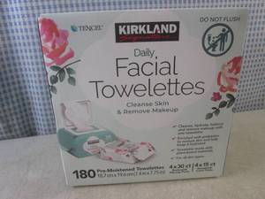 lot 213 image: (F-0) 180 Count Daily Facial Towele...