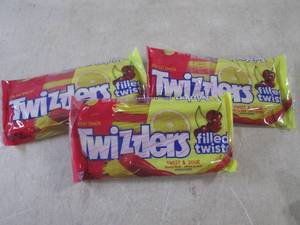 lot 233 image: (B-1) 3 Packs of Twizzlers Sweet & ...