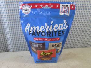 lot 250 image: (B-2) Sharing Assortment Bag of Hes...