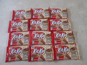 lot 295 image: (B-3) 12 Kit Kat Chocolate Frosted ...