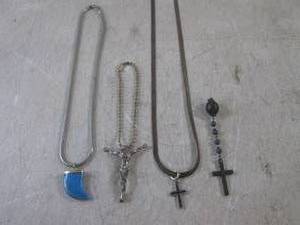 lot 5 image: (CNTR) Vintage Necklaces and Other ...