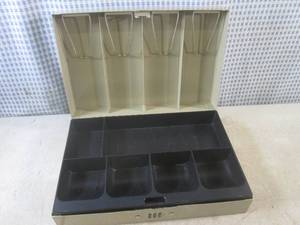 lot 9 image: (CS) Metal Locking Cash Box - Inclu...