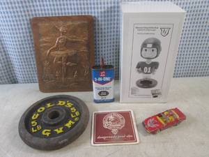 lot 29 image: (CSB) Assorted Vintage Including MN...