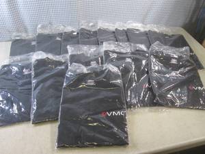 lot 73 image: (CSB) 14 New Hanes Beefy T-Shirts 1...
