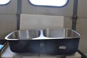 lot 1 image: Stalinless Steel Kitchen Sink