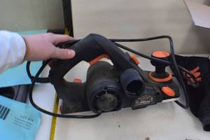lot 15 image: WEN 6530 3-14 in. 6 Amp Corded Hand Planer