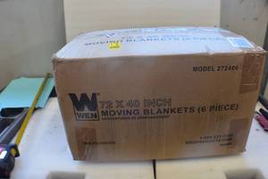 lot 36 image: WEN 272406 72-Inch by 40-Inch Heavy Duty Padded Moving Blankets, 6-Pack