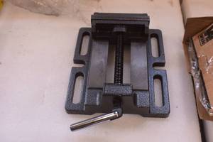 lot 47 image: WEN DPA424 4 in. Drill Press Vise