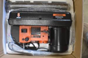 lot 56 image: WEN 4206T 2.3-Amp 8-Inch 5-Speed Cast Iron Benchtop Drill Press