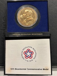 lot 10 image: 1976 Bicentennial Medallion Bronze