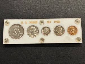 lot 12 image: 1952 Proof Set