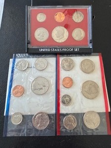 lot 34 image: 1981-S Proof and P & D Mint Sets