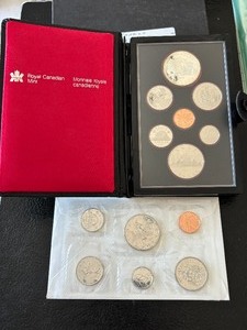 lot 37 image: 1981 Canada Proof and Mint Set
