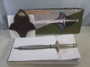 lot 7 image: (EW3) Decorative Knife with Display...