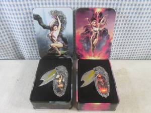 lot 18 image: (EC1) 2 Collector Knives in Tin Box...