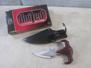 lot 21 image: (EC1) United Cutlery Dragon Tooth D...