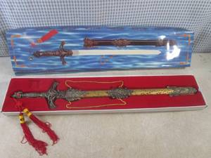 lot 146 image: (EW4) 24 Decorative Sword with She...