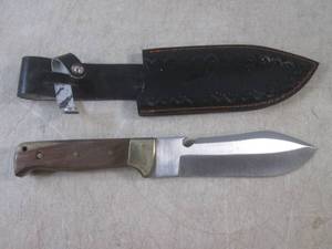 lot 150 image: (CSB) 11 Fixed Blade Knife with Le...