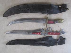 lot 184 image: (D-3) 2 As-Is Knives with Sheaths 2...