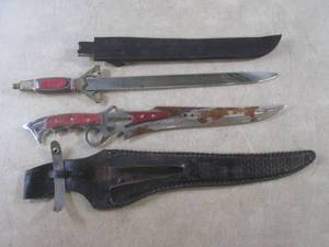 lot 185 image: (D-3) 2 As-Is Knives with Sheaths 2...